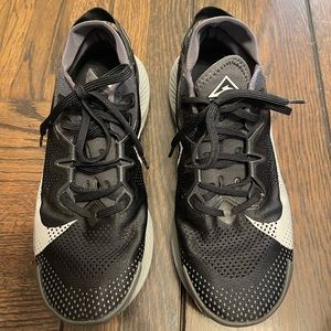 NIKE Pegasus Trail 2 - Black Dark Smoke Grey size 7.5 mens